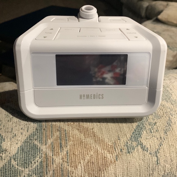 It’s white and the brand is Homedies - Picture 1 of 2